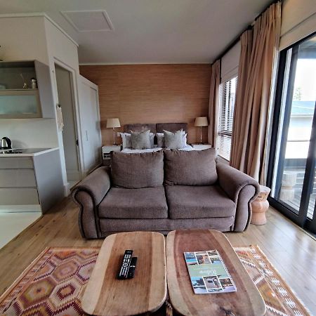 210 Gallery Luxury Studio Apartment Knysna Zewnętrze zdjęcie